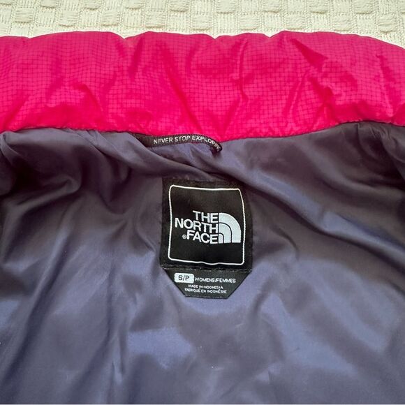 The North Face Women’s Quilted Puffer Vest Size Small Pink - Picture 8 of 14